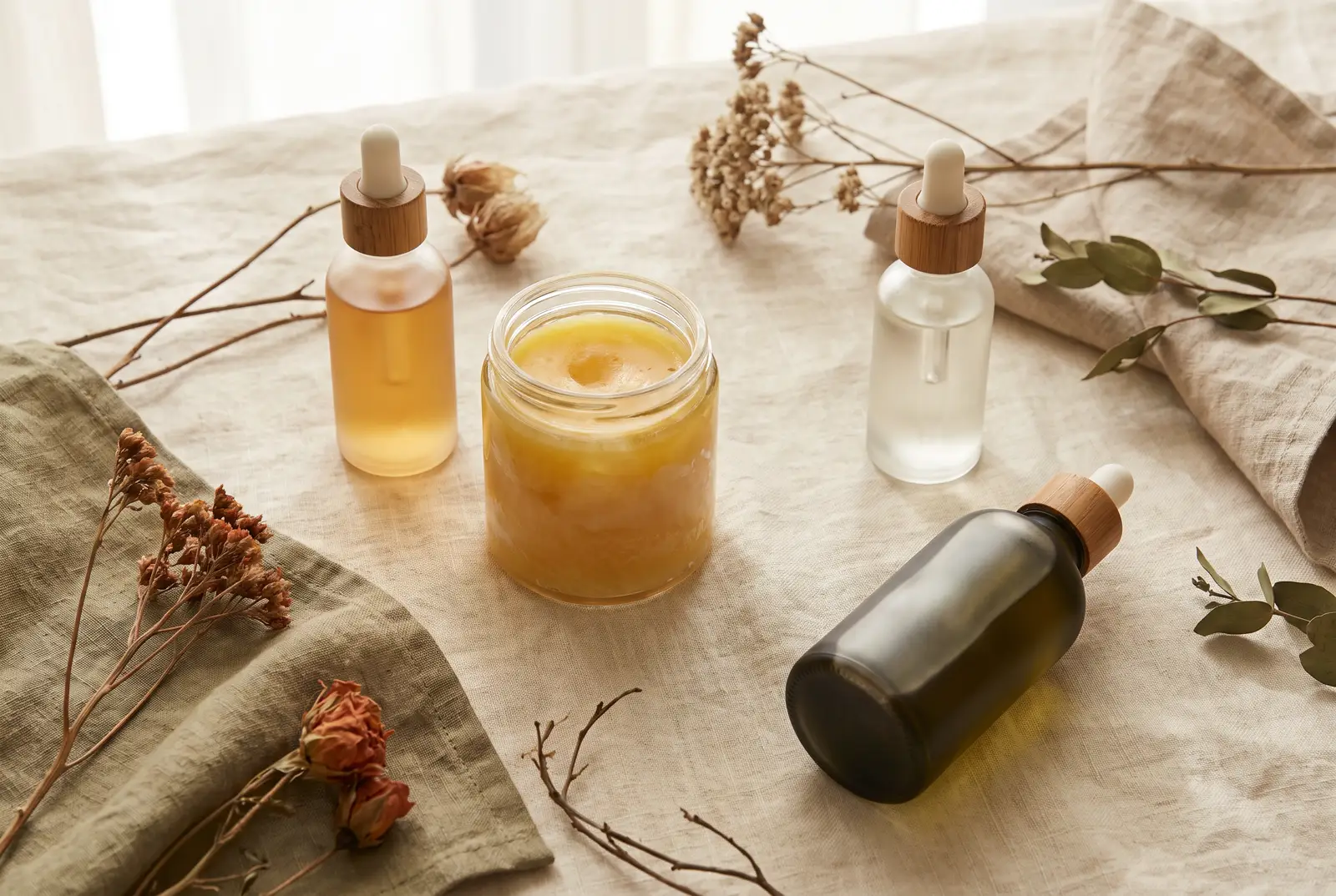 Different hair oil textures compared for finishing, pre-wash and styling use